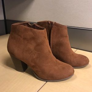 Old Navy Camel Booties
